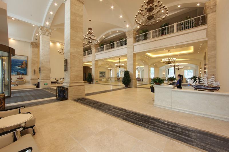 Blue Sky Hotel Yantai Exterior photo