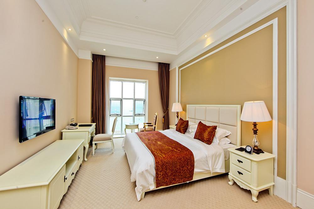 Blue Sky Hotel Yantai Room photo