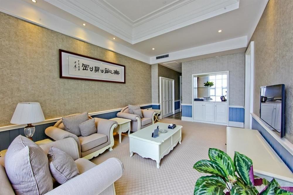 Blue Sky Hotel Yantai Exterior photo