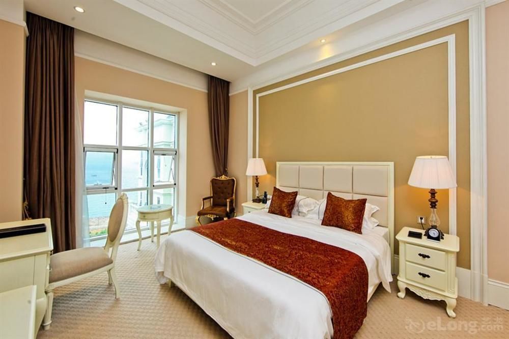 Blue Sky Hotel Yantai Exterior photo