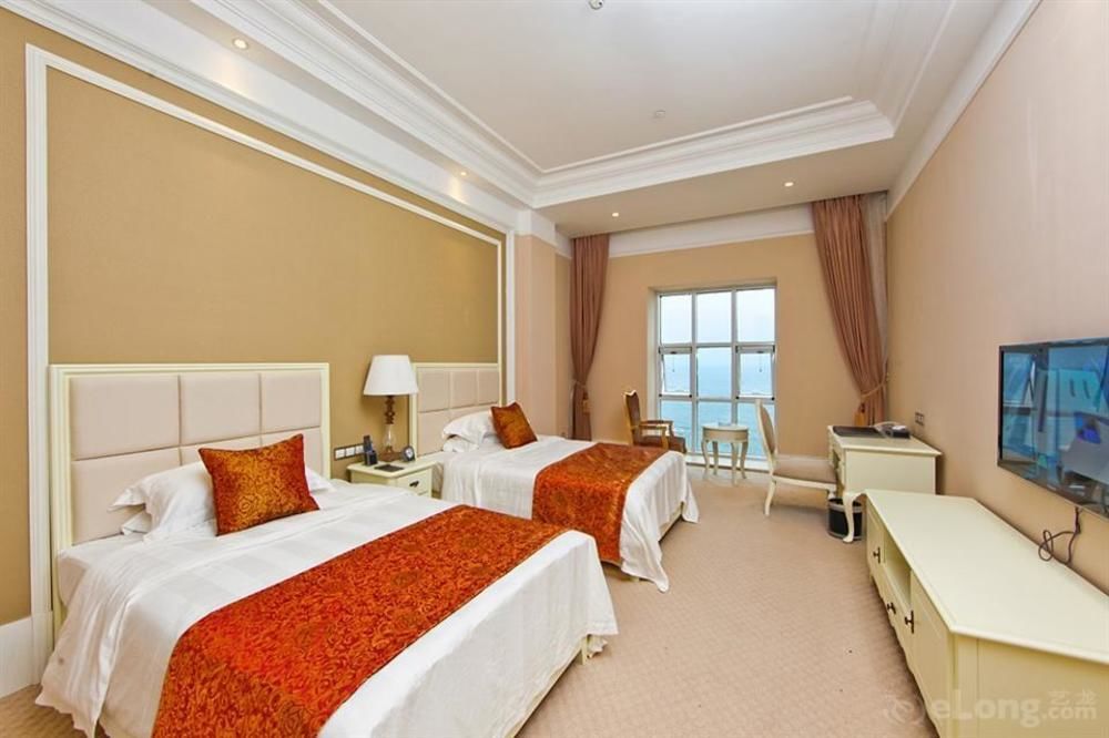 Blue Sky Hotel Yantai Exterior photo